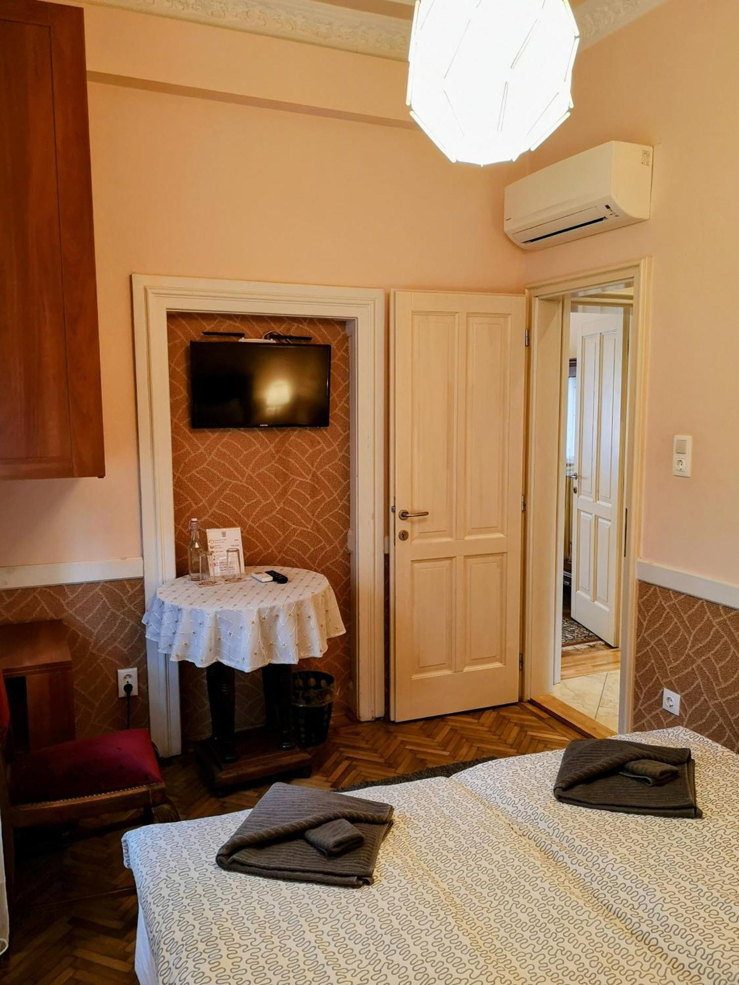 Hotel Kikelet Panzio Dunakeszi Zimmer foto
